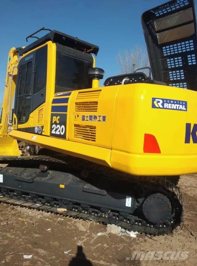 Komatsu PC 220-8 Paletli ekskavatörler