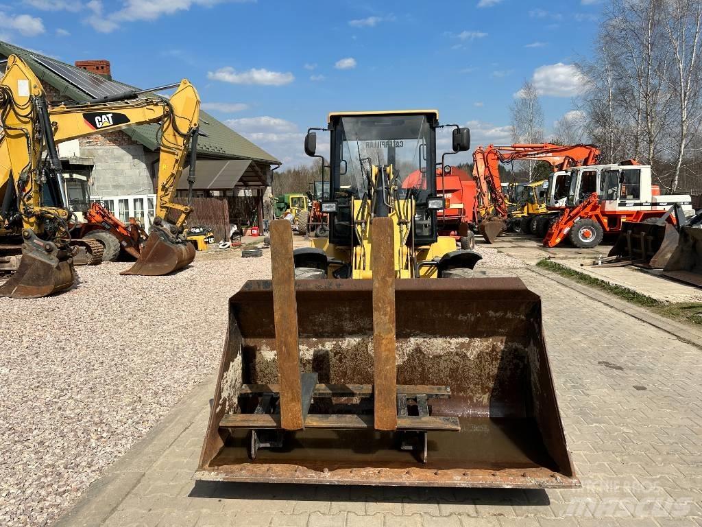 CAT 908 Tekerlekli yükleyiciler