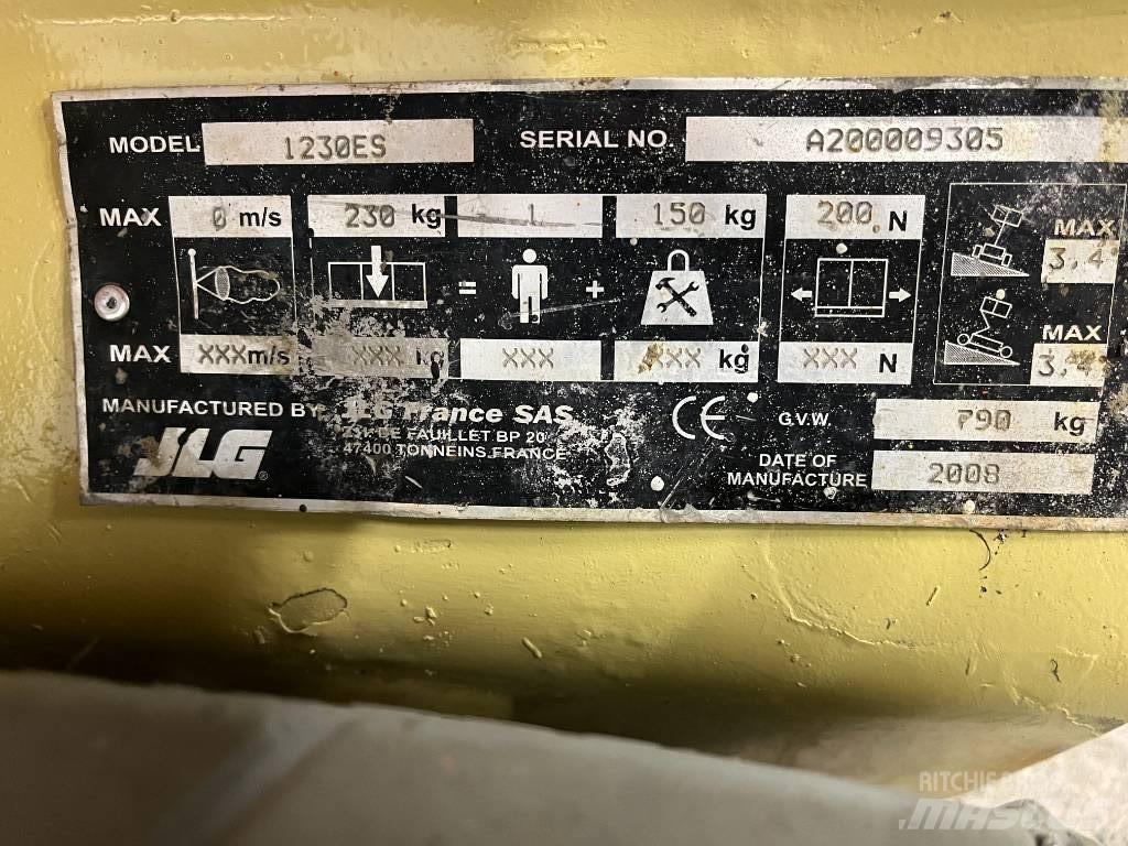 JLG 1230 ES Makasli platformlar