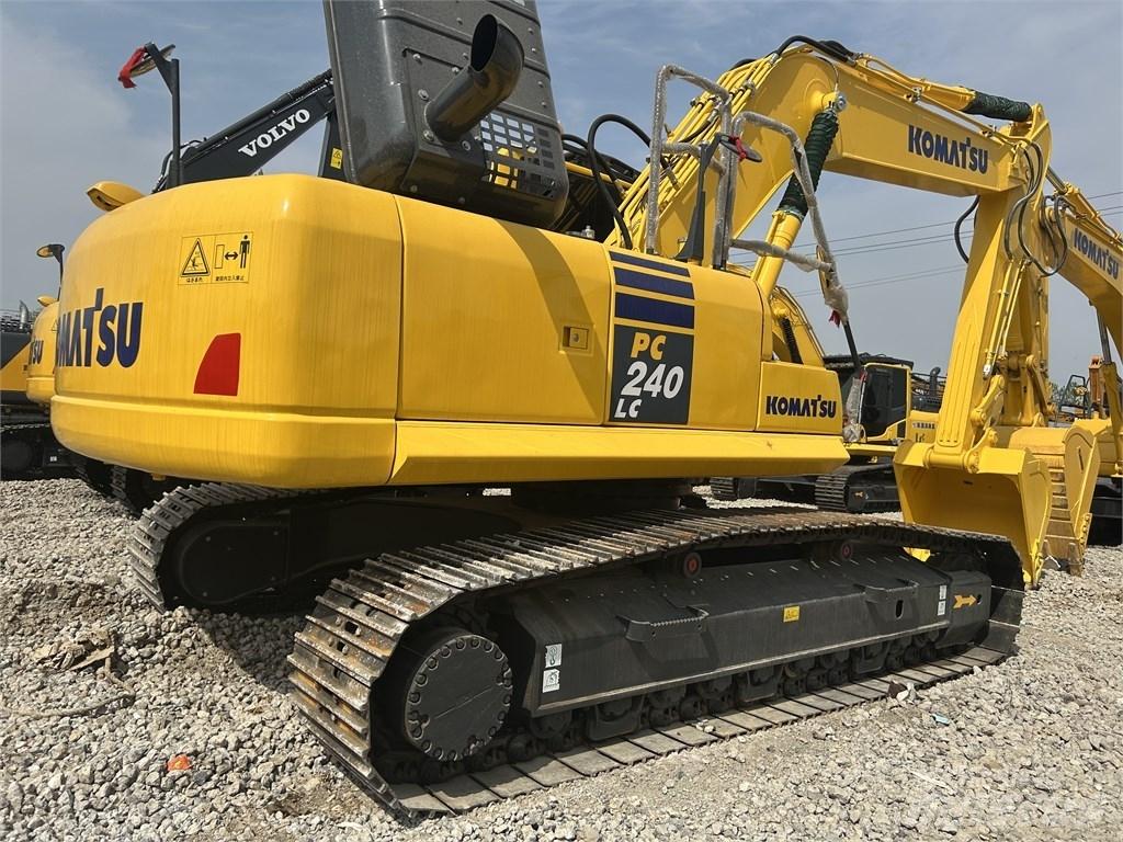 Komatsu PC 240 LC Paletli ekskavatörler