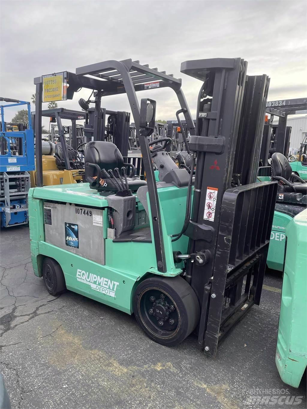 Mitsubishi FBC30N Elektrikli forkliftler