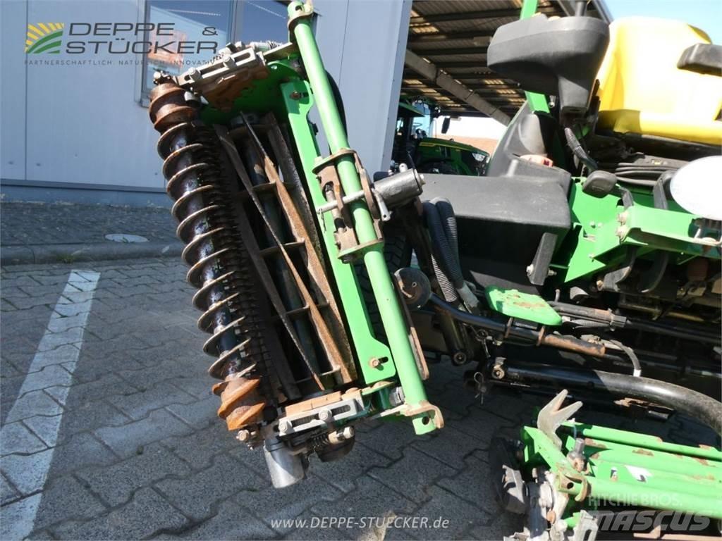 John Deere 8700 Çayir biçme makinalari