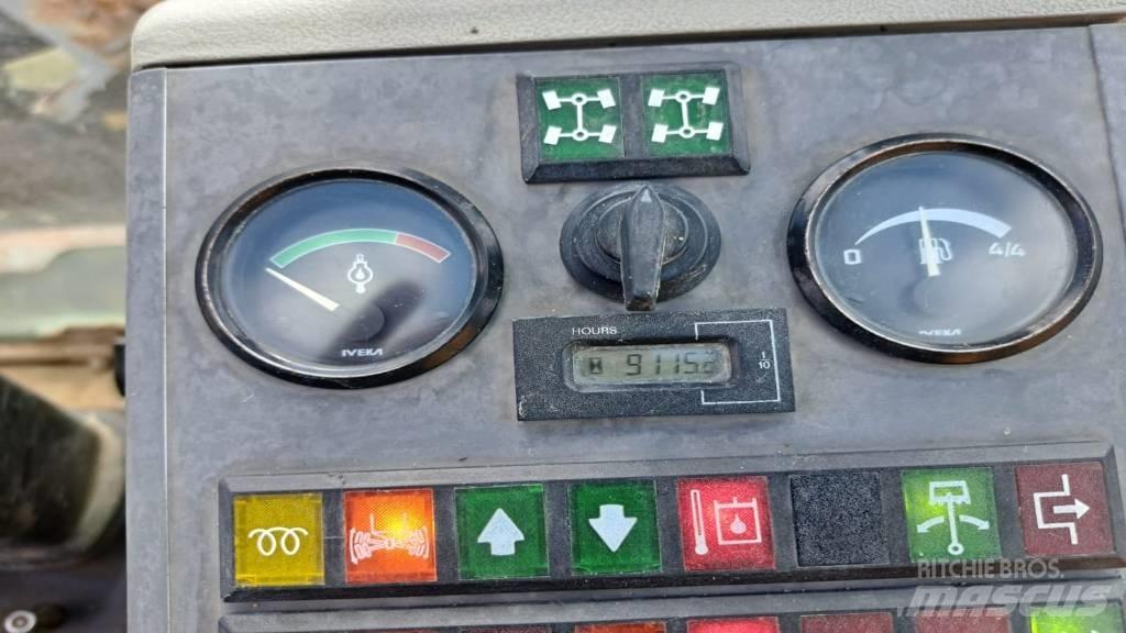 Liebherr 308 Lastik tekerli ekskavatörler