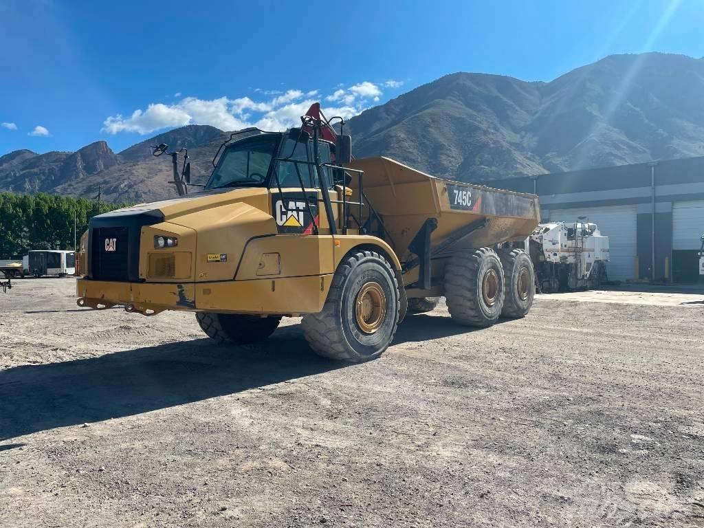 CAT 745 C Belden kirma kaya kamyonu