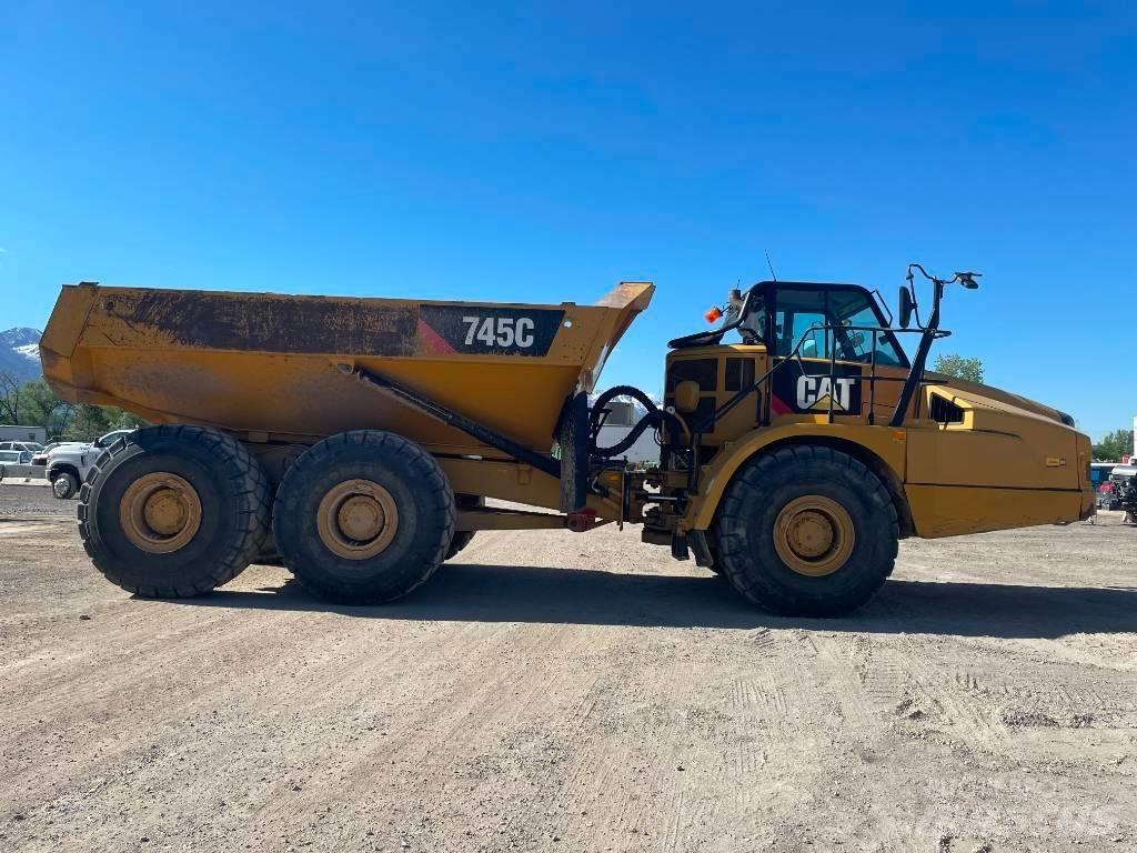 CAT 745 C Belden kirma kaya kamyonu