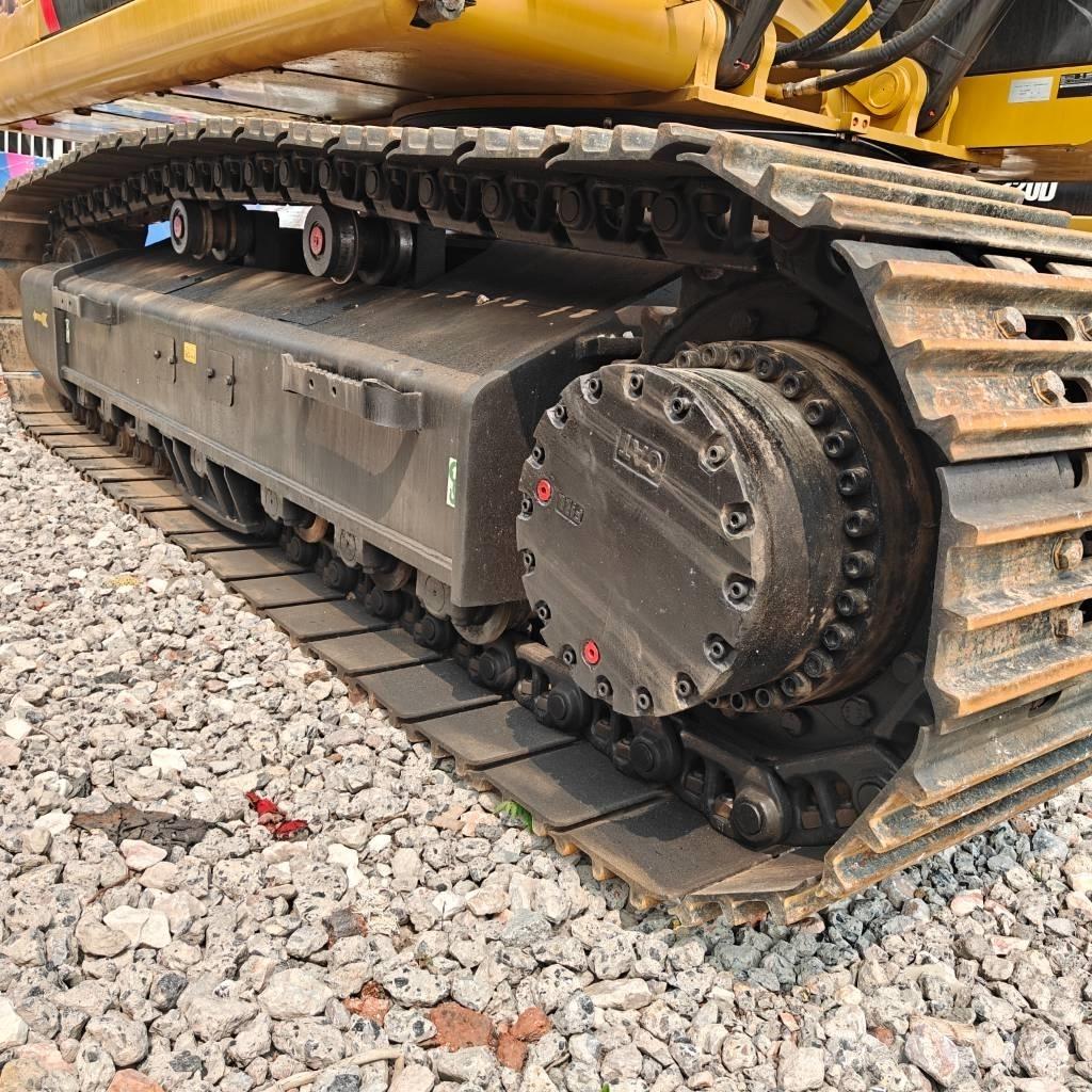CAT 336D2 Paletli ekskavatörler