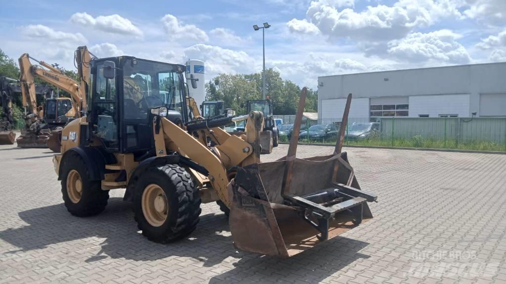 CAT 908 M Tekerlekli yükleyiciler