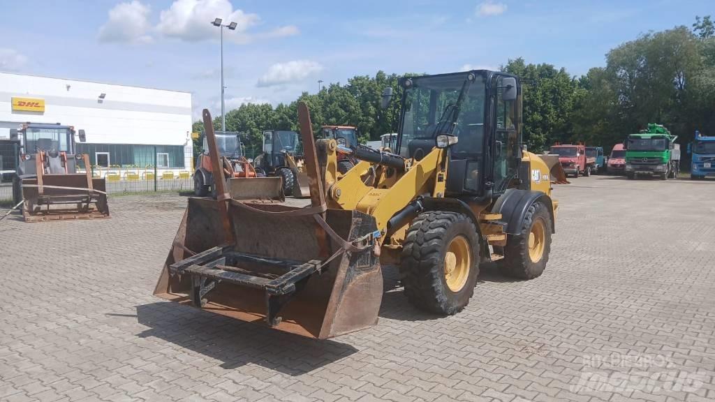 CAT 908 M Tekerlekli yükleyiciler