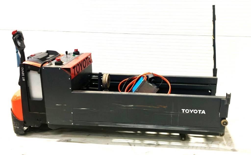 Toyota LWE200 + tugger Transpaletler