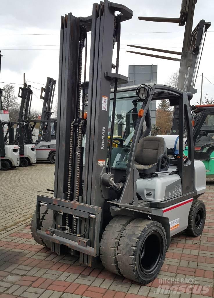 Nissan UG1D2A30LQ LPG'li forkliftler