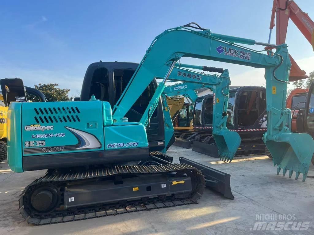 Kobelco SK75-8 Paletli ekskavatörler