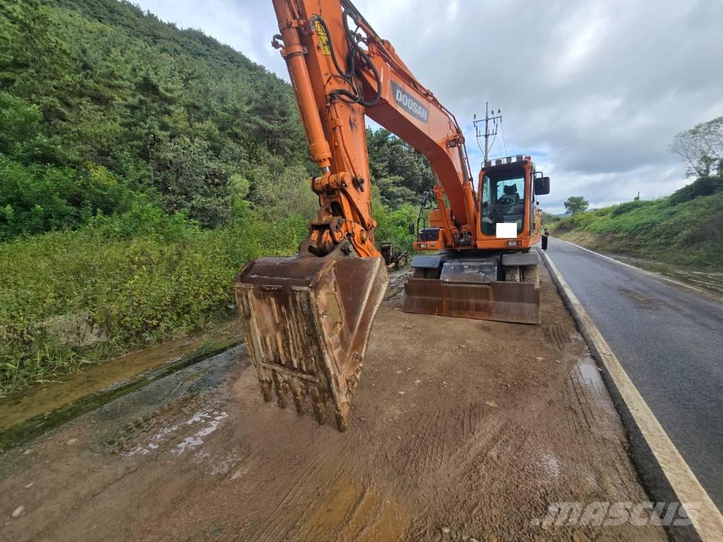 Doosan DX 210 W Lastik tekerli ekskavatörler
