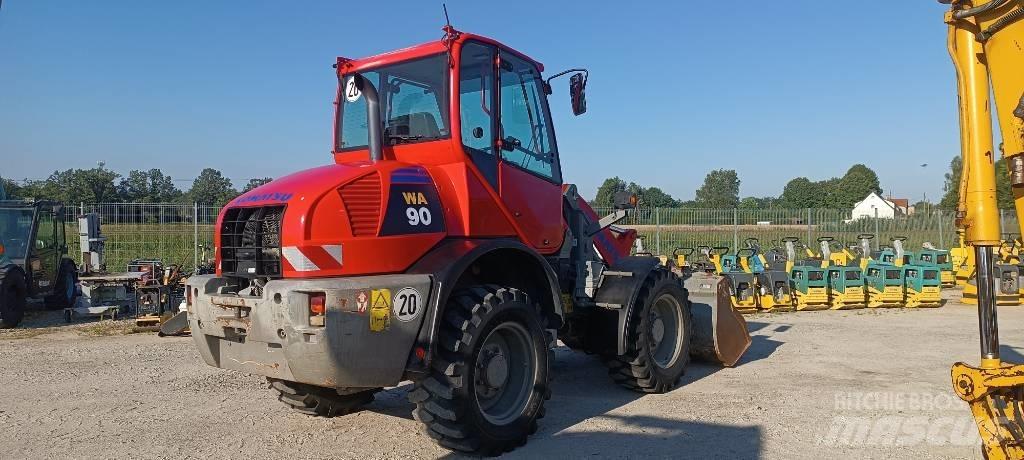 Komatsu WA 90 Tekerlekli yükleyiciler