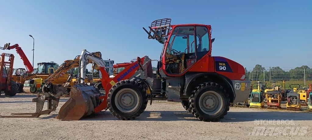 Komatsu WA 90 Tekerlekli yükleyiciler