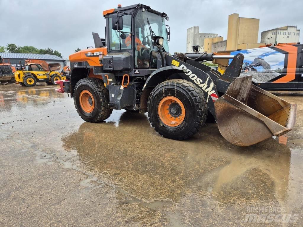 Doosan DL 250-7 Tekerlekli yükleyiciler