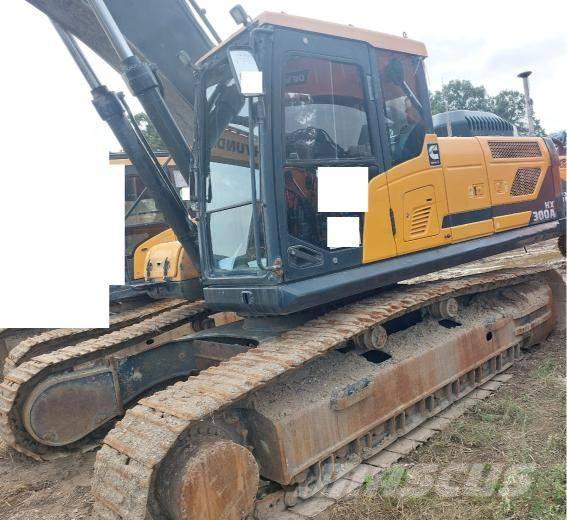 Hyundai HX 300 AL Paletli ekskavatörler