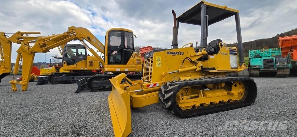 Komatsu D 21 P-8 Paletli dozerler