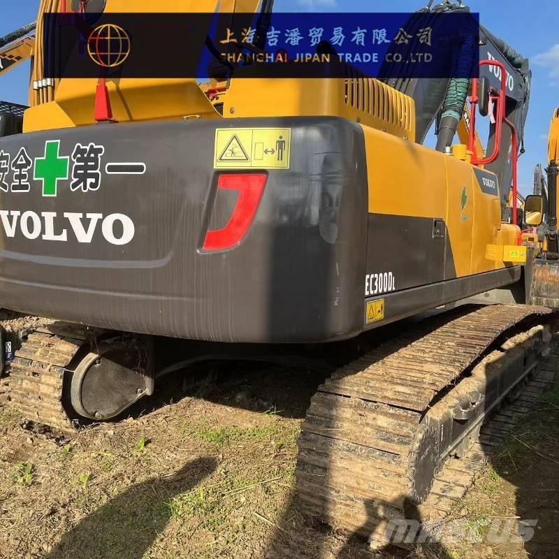 Volvo EC 300 D LR Paletli ekskavatörler