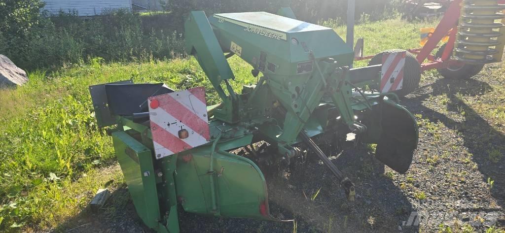 John Deere 131 Diskli çayir biçme makinasi