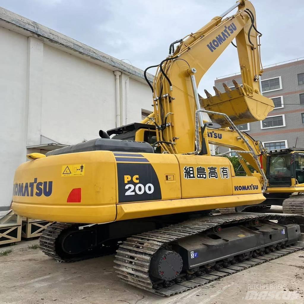Komatsu PC 200-8N1 Paletli ekskavatörler
