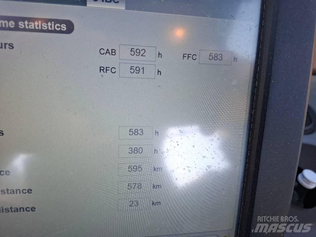 John Deere 910G Tomruk yükleyici traktörler