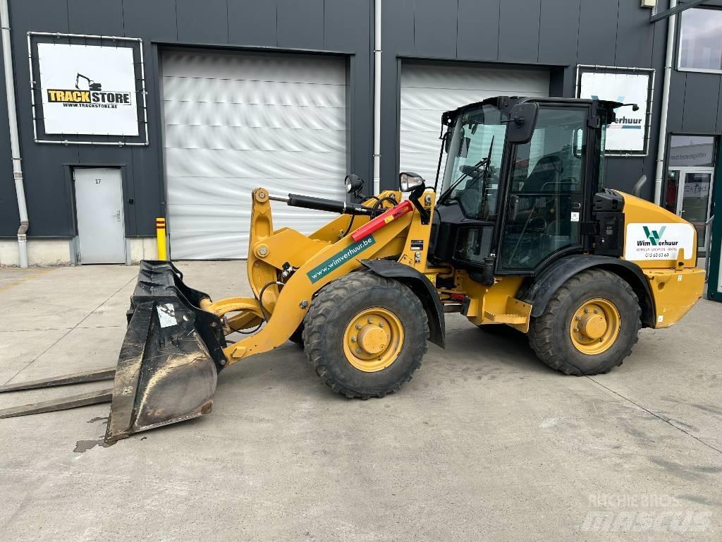 CAT 906 Skid steer loderler