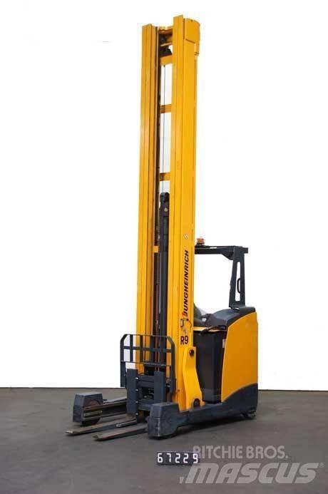 Jungheinrich ETV 325 Reach truck - depo içi istif araçları