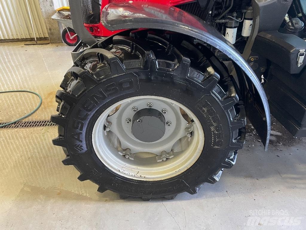 Massey Ferguson 5713 Traktörler