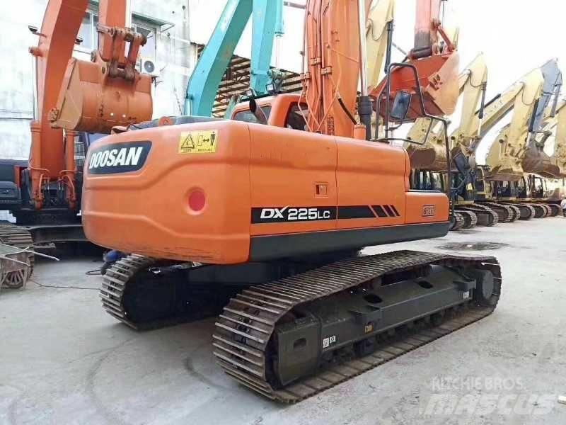 Doosan dx225 Paletli ekskavatörler