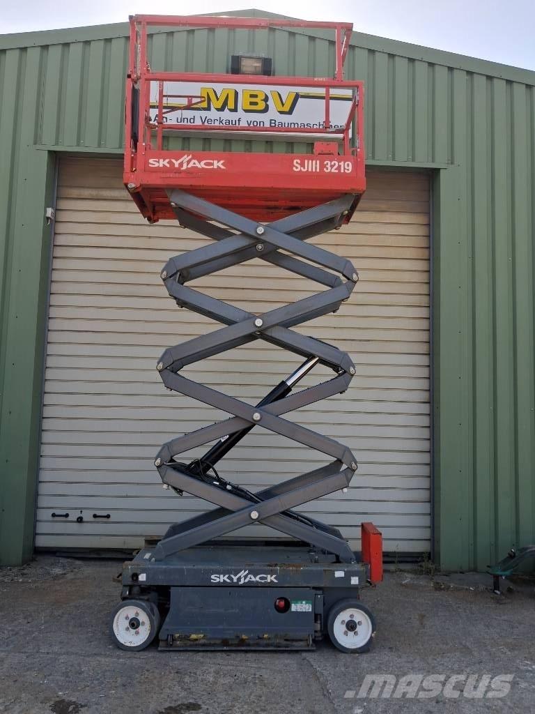 SkyJack SJ III 3219 Makasli platformlar