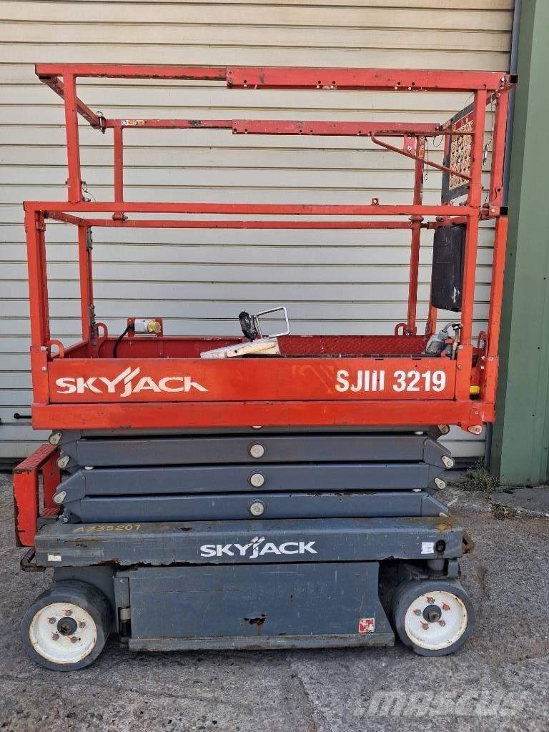 SkyJack SJ III 3219 Makasli platformlar
