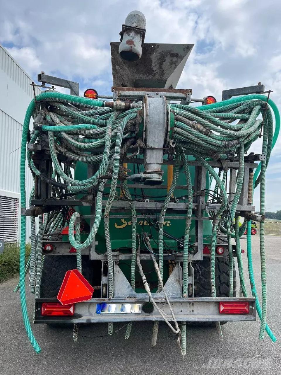 Samson PG 20 Sivi gübre ve ilaç tankerleri