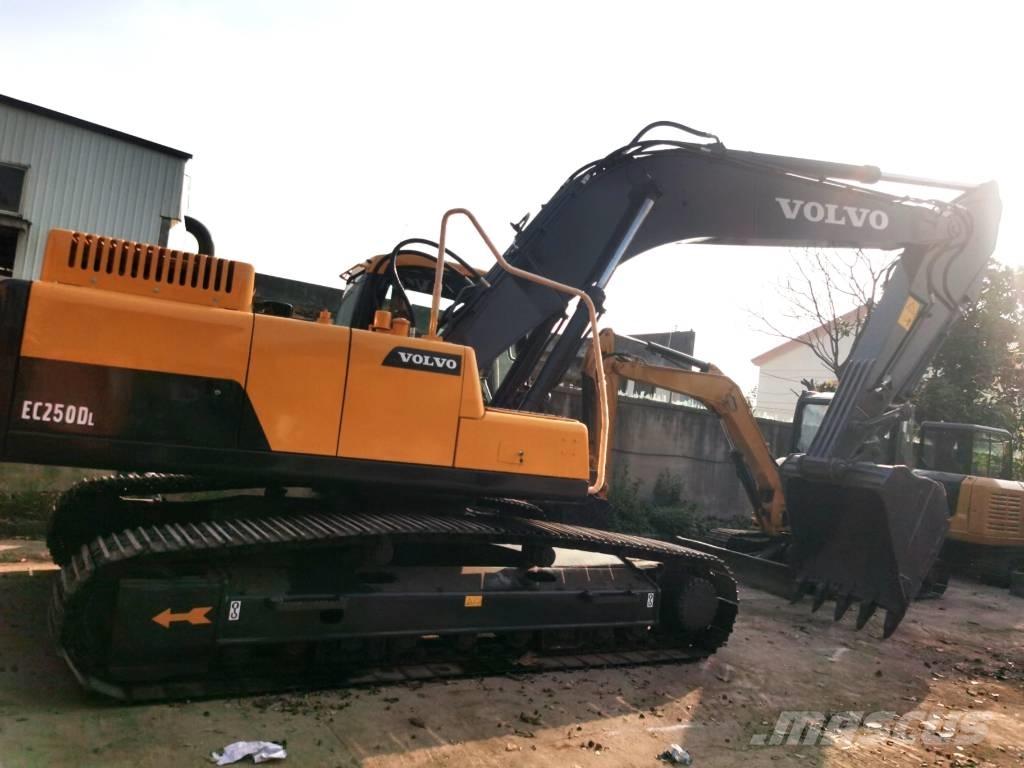Volvo EC 250 D L Paletli ekskavatörler