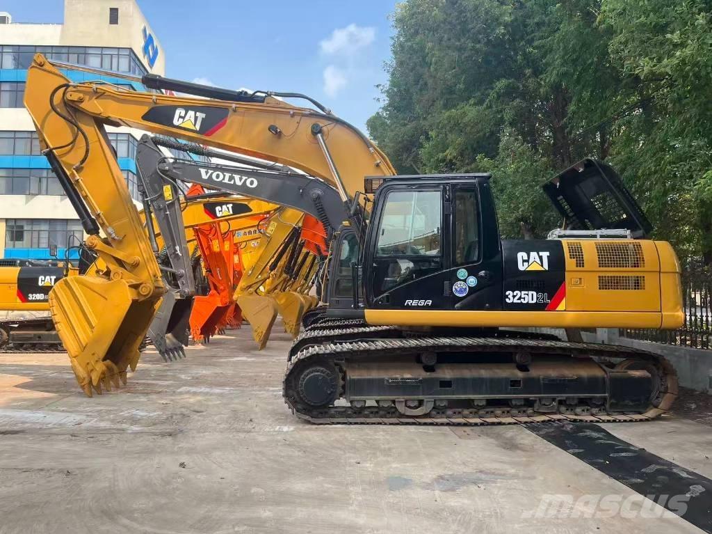 CAT 325 D L Paletli ekskavatörler