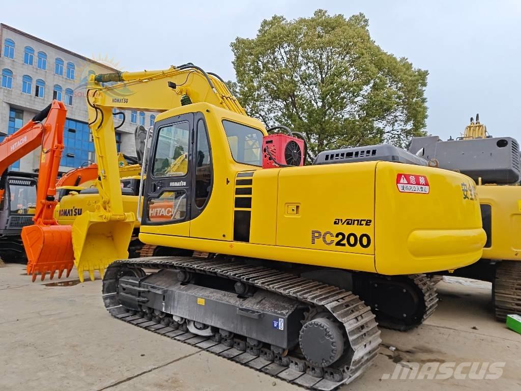 Komatsu PC 200-6 Paletli ekskavatörler
