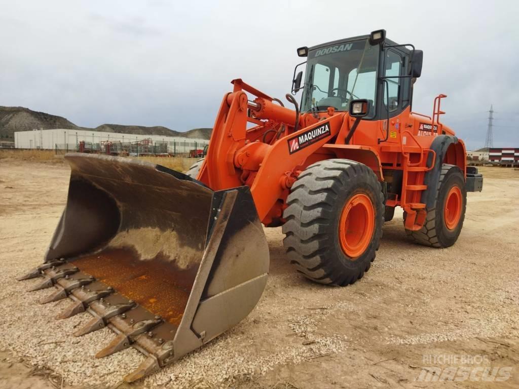 Doosan DL 300 Tekerlekli yükleyiciler