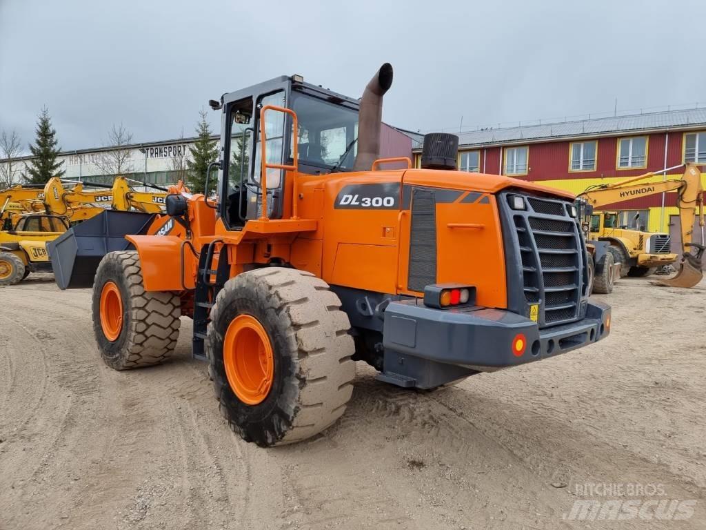 Doosan DL 300-3 Tekerlekli yükleyiciler