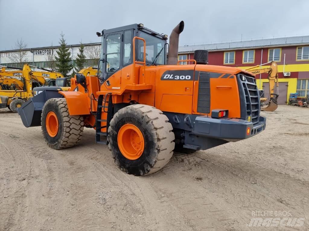 Doosan DL 300-3 Tekerlekli yükleyiciler