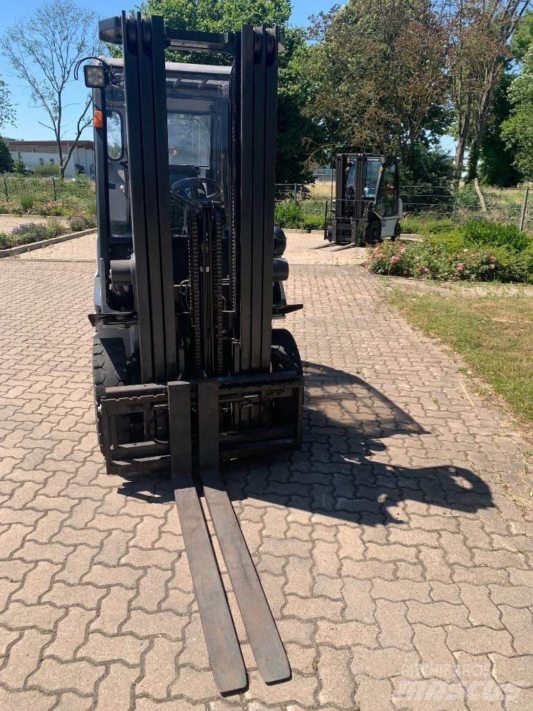 Nissan Y1D2A25Q Dizel forkliftler