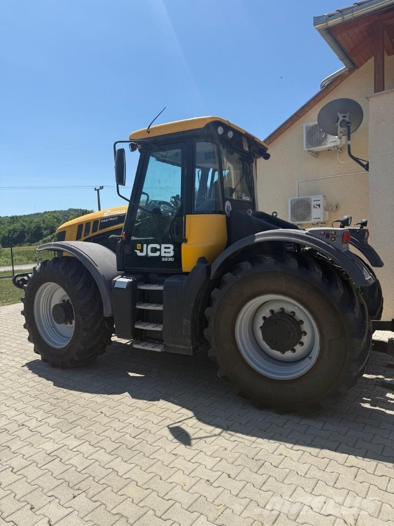 JCB JCB Fastrack3230 Traktörler