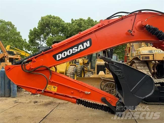 Doosan DX 225 LC Paletli ekskavatörler