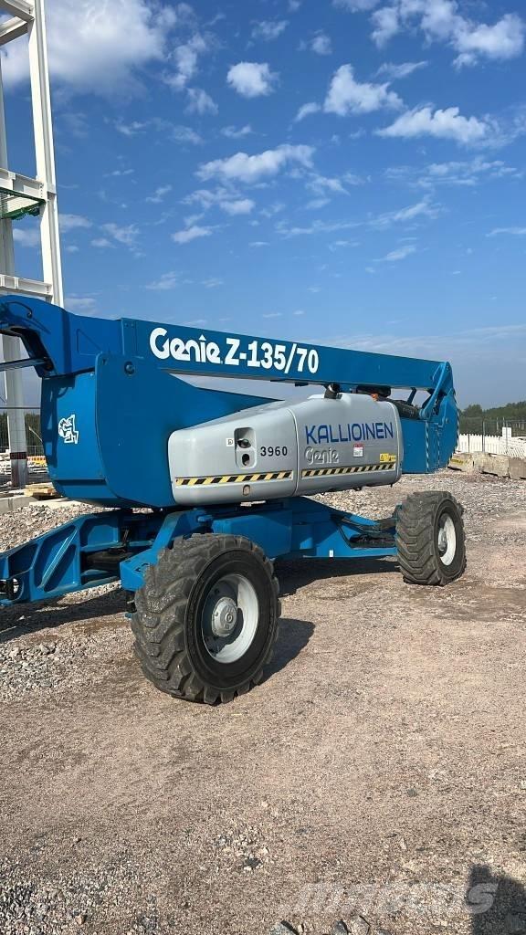 Genie Z 135/70 RT Körüklü personel platformları