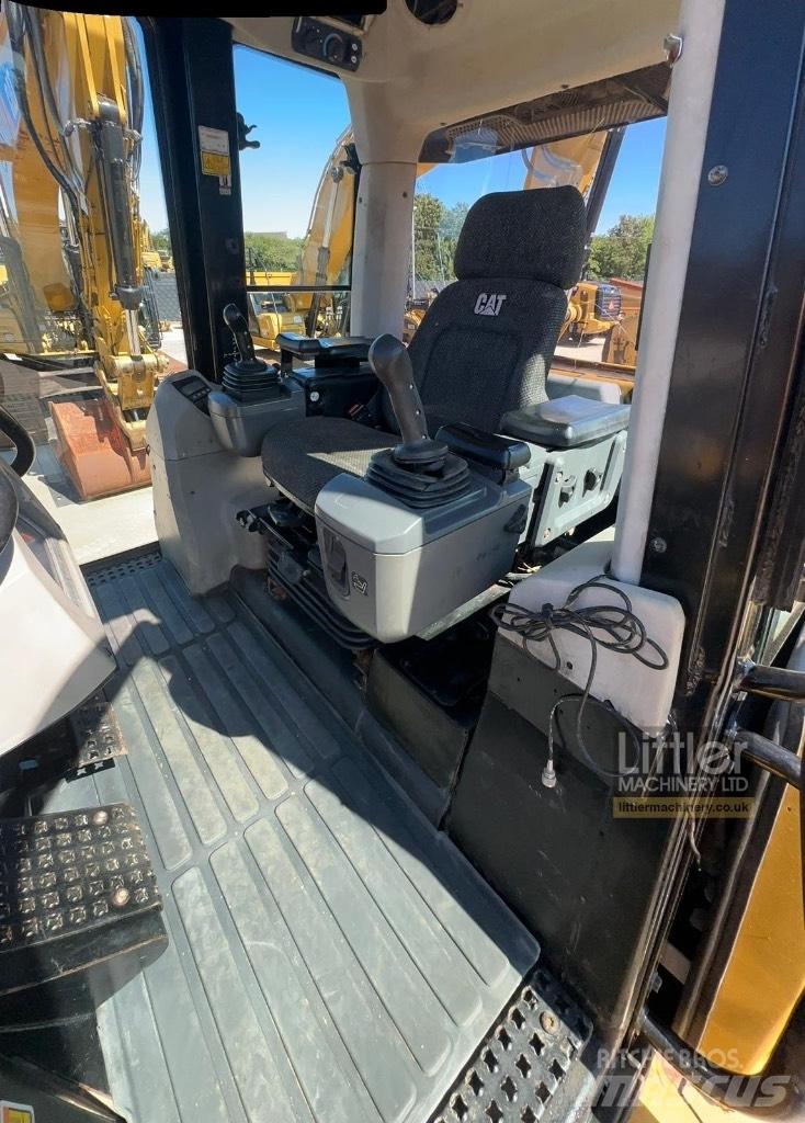 CAT 973D Paletli yükleyiciler