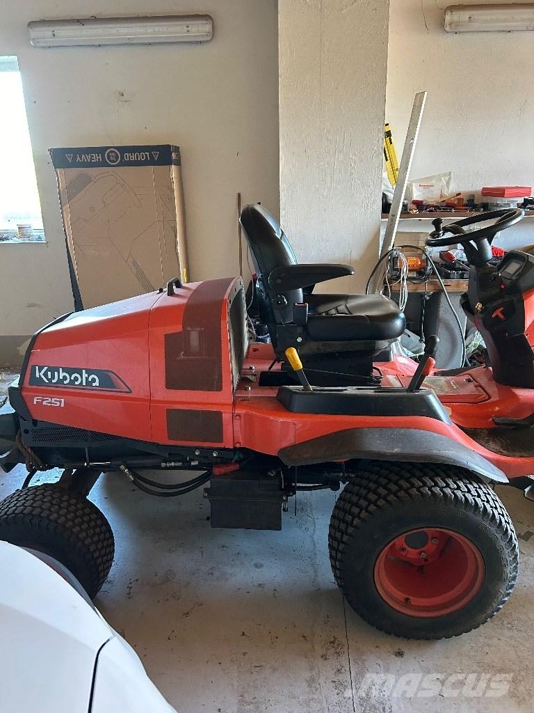 Kubota F 251 Asılı ve çekilir biçme makineleri