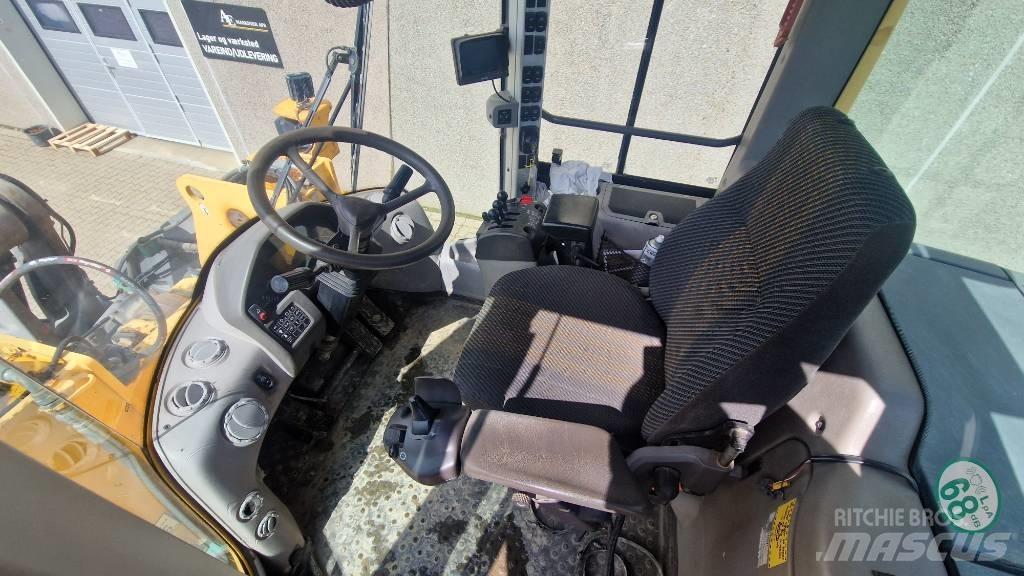 Volvo L 120 F Tekerlekli yükleyiciler