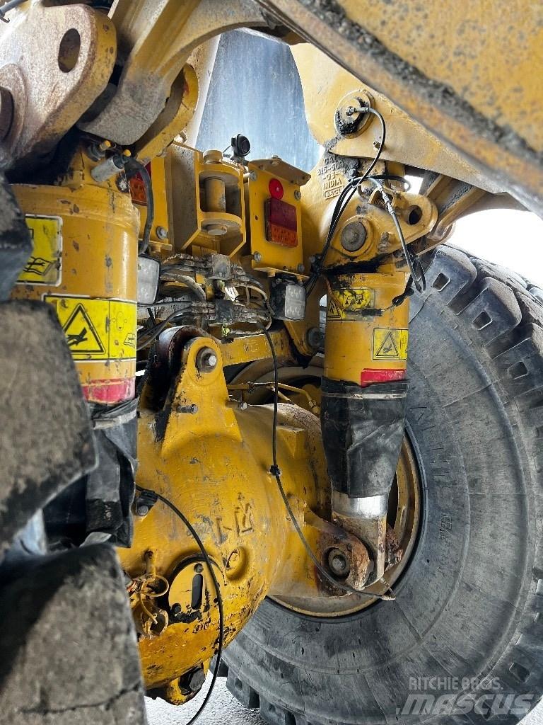 CAT 775 G Yol disi kaya kamyonu