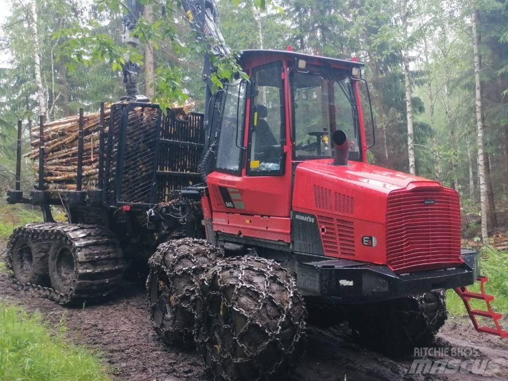 Komatsu 845 Tomruk yükleyici traktörler