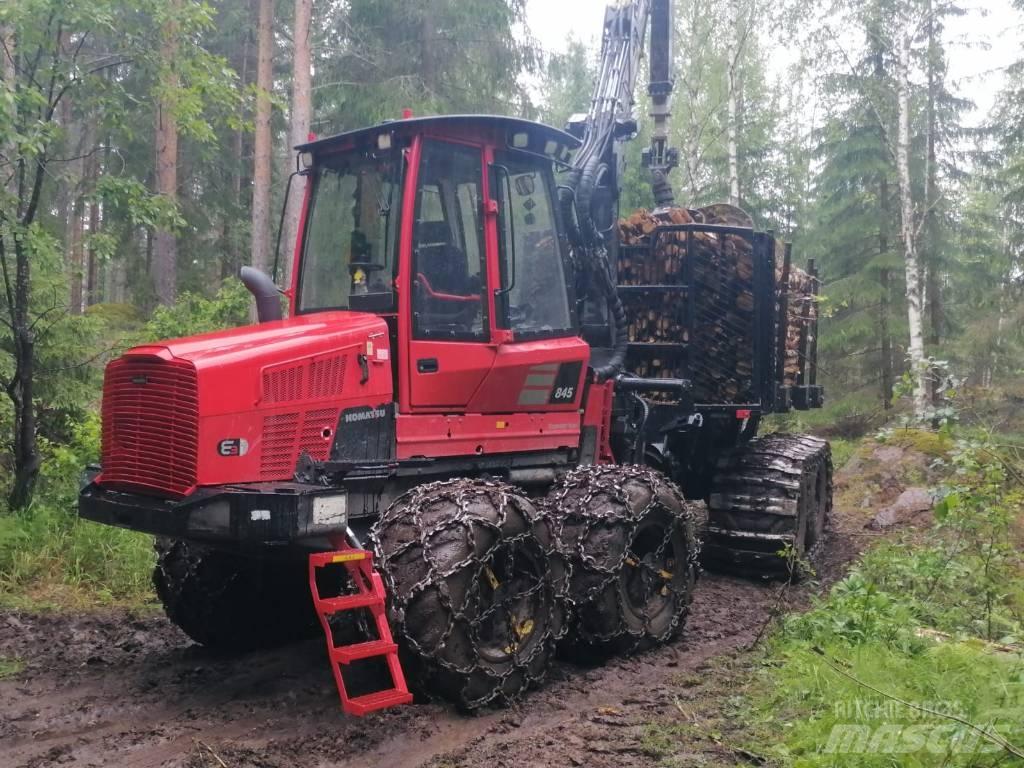 Komatsu 845 Tomruk yükleyici traktörler