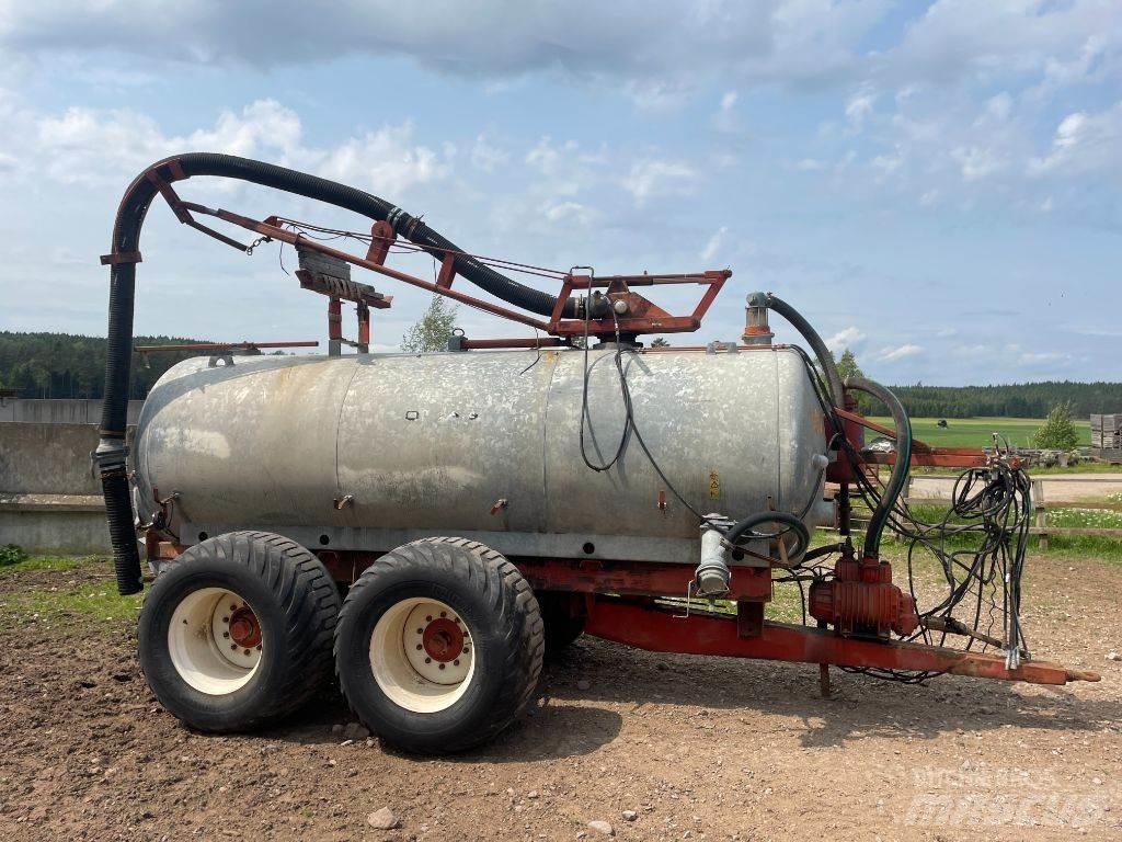 Vaia MB 100 Sivi gübre ve ilaç tankerleri