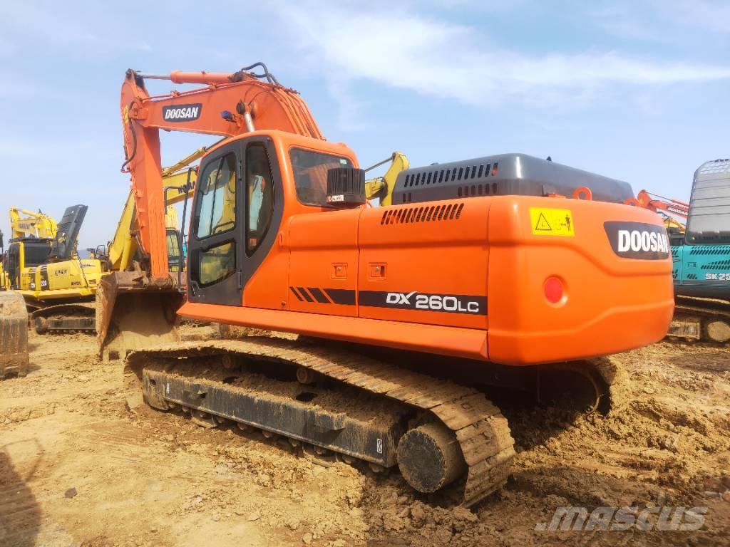 Doosan DX260LC Paletli ekskavatörler